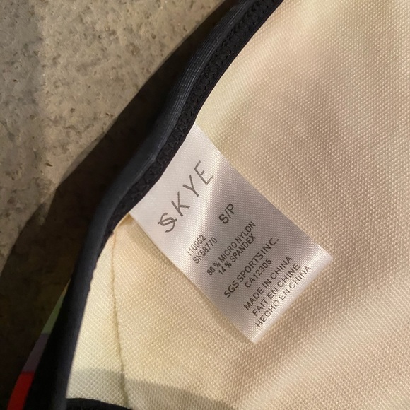 *like new* High Neck Bikini Top - Picture 7 of 7